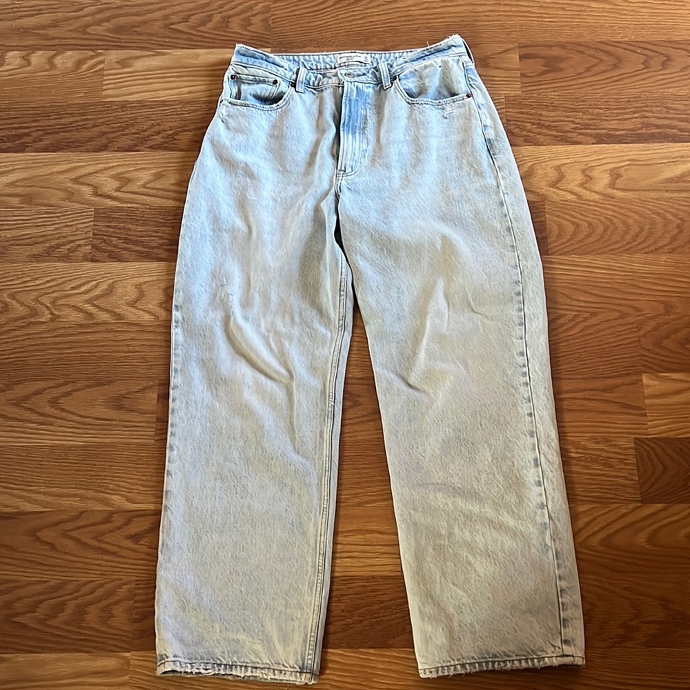 Light wash Abercrombie Jeans